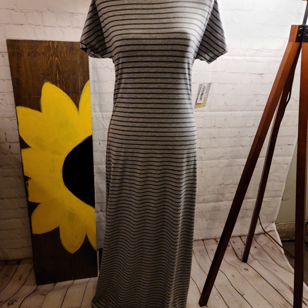 Super comfortable LuLaRoe maxi. New never worn.